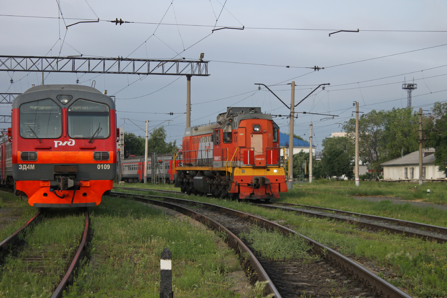 ЭД4М-0109; ТЭМ18ДМ-1727