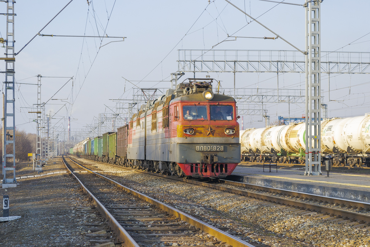 ВЛ80Т-828