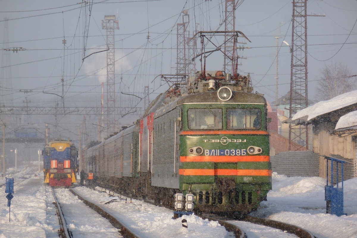ТЭМ2УМ-927; ВЛ11-038