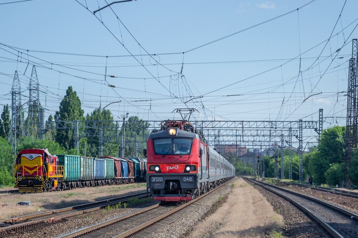ЭП20-043; ТГМ4б-0599
