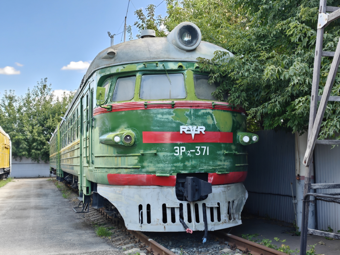ЭР2-371