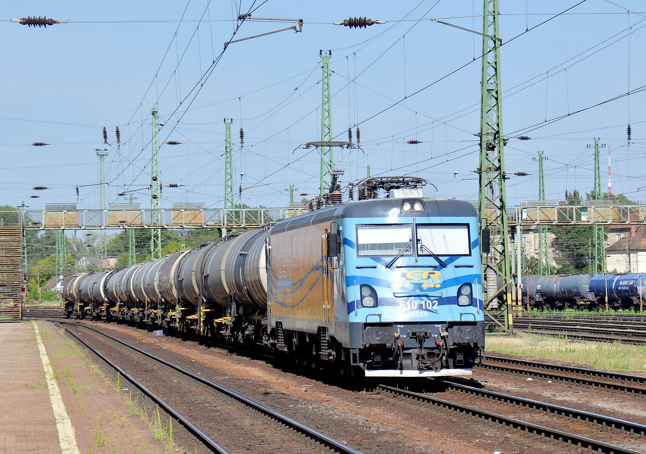 610 102